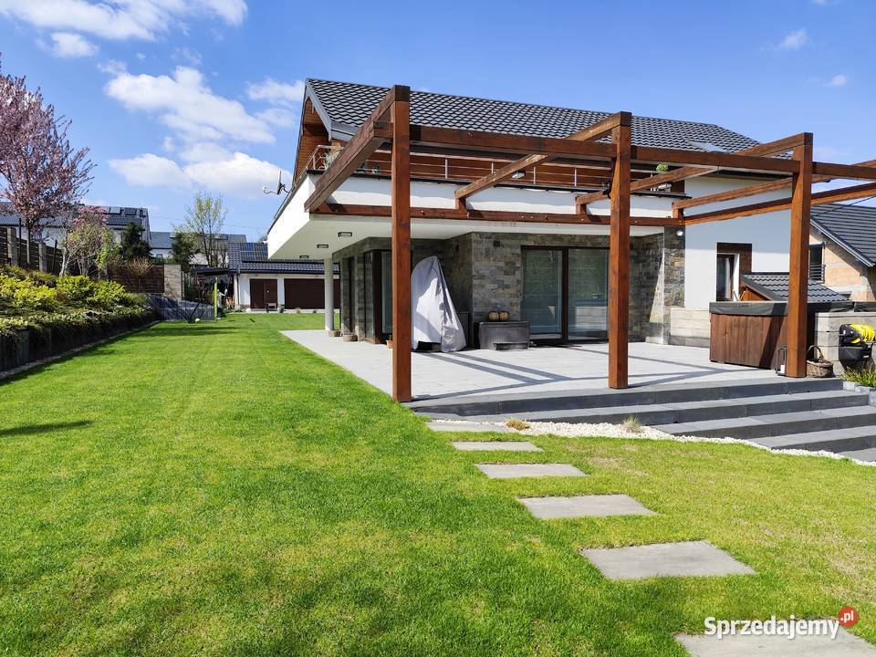Nowoczesny komfortowy dom 221m2 na działce 15a balkon Wieliczka