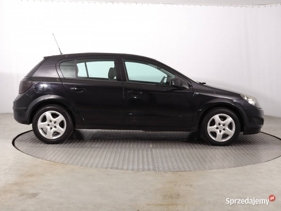 Opel Astra 14 16V Rok produkcji 2008 Astra