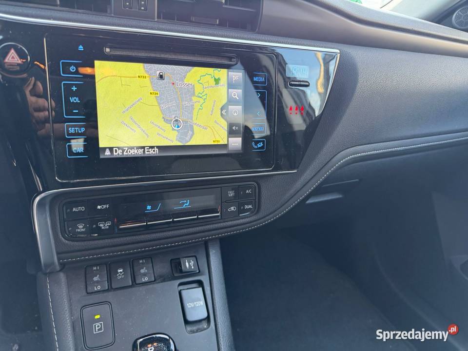 Auris Hybryda 2017r nowa 51 ASO Toyota pełne