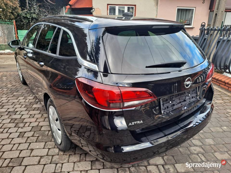 Opel Astra 14Turbo 145 Sports Tourer automatyczna Milówka