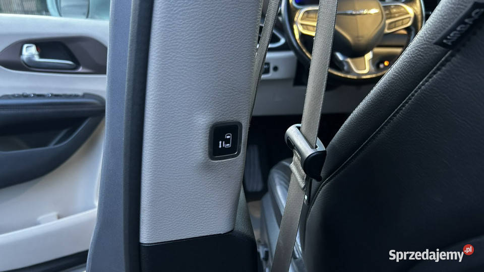 Chrysler Pacifica Limited Doskonały Minivan