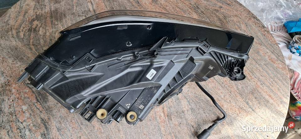 Sprzedam lampe lewą Audi Q3 2022 r Lampy przednie Ząbki
