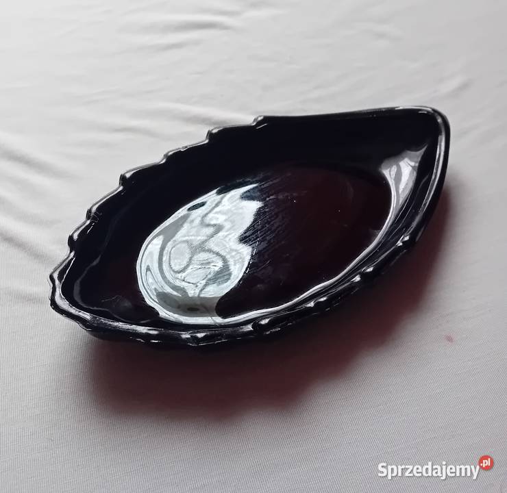 Półmisek śledziówka w formie liścia szkło Koźminek