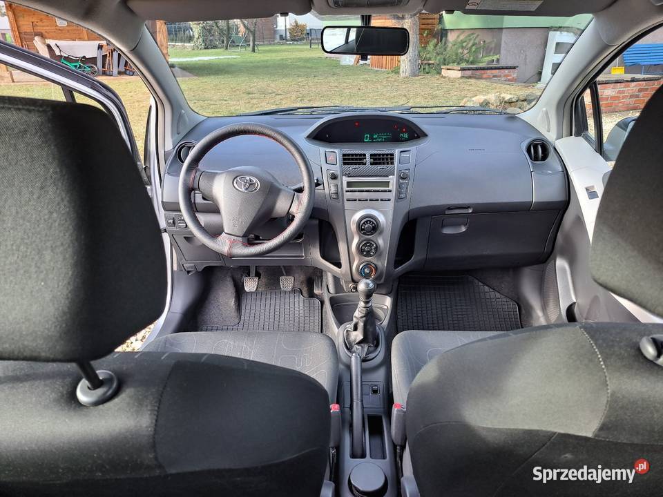 Toyota Yaris 133 vvti 2010r Tychy