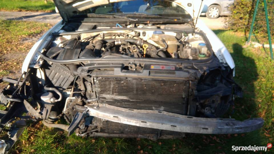 Audi a4 b5 uszkodzone Wołów