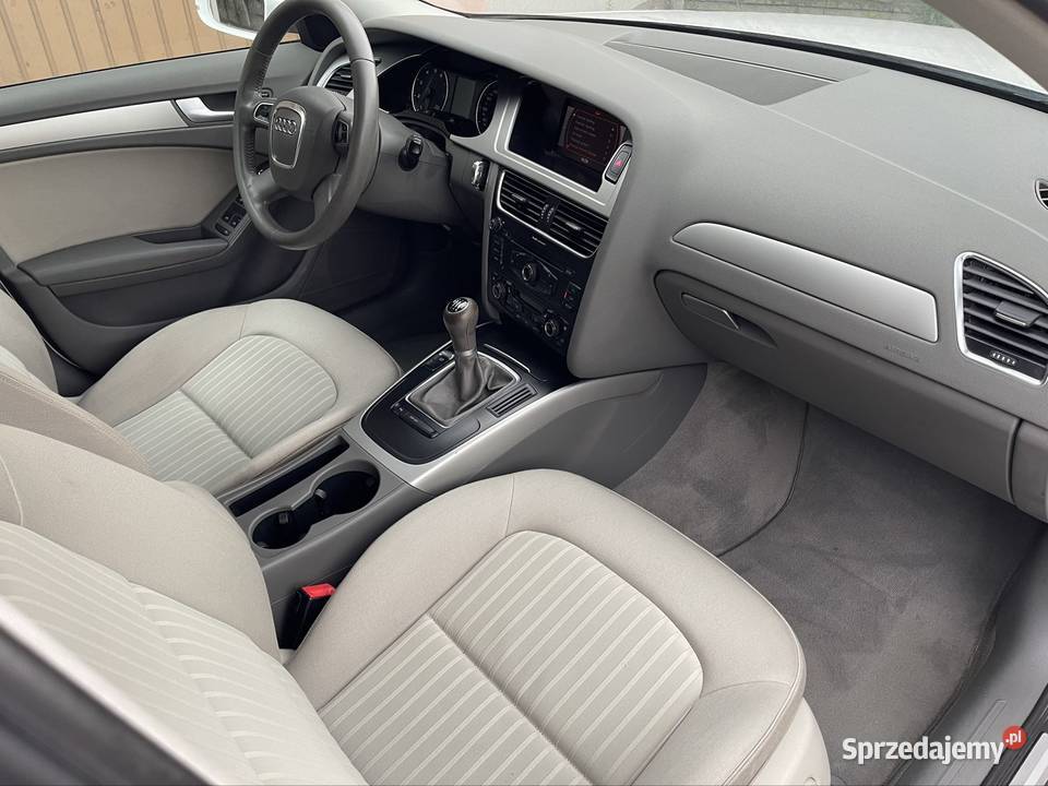 Audi a4 b8 kombi 18 Turbo benzyna 160 koni 6 Rok produkcji 2010 śląskie Częstochowa sprzedam