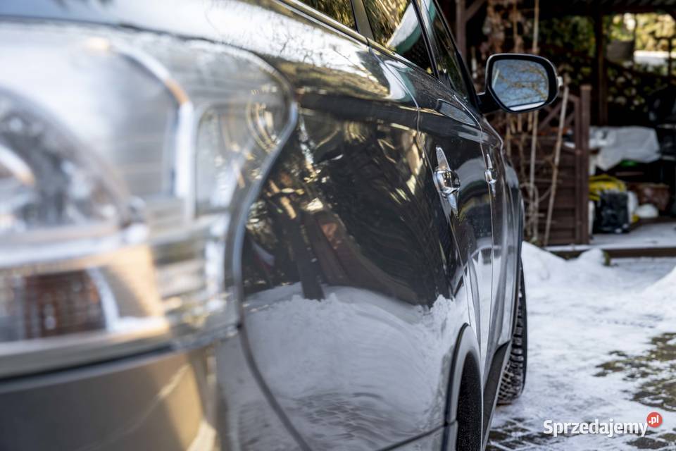 Mitsubishi Outlander z polskiego salonu plu Warszawa