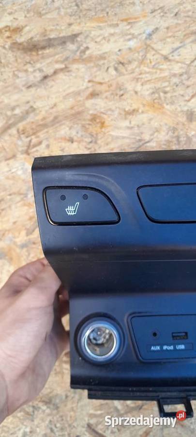 HYUNDAI IX35 PANEL FOTELI GNIAZDO USB AUX Dobiegniew sprzedam