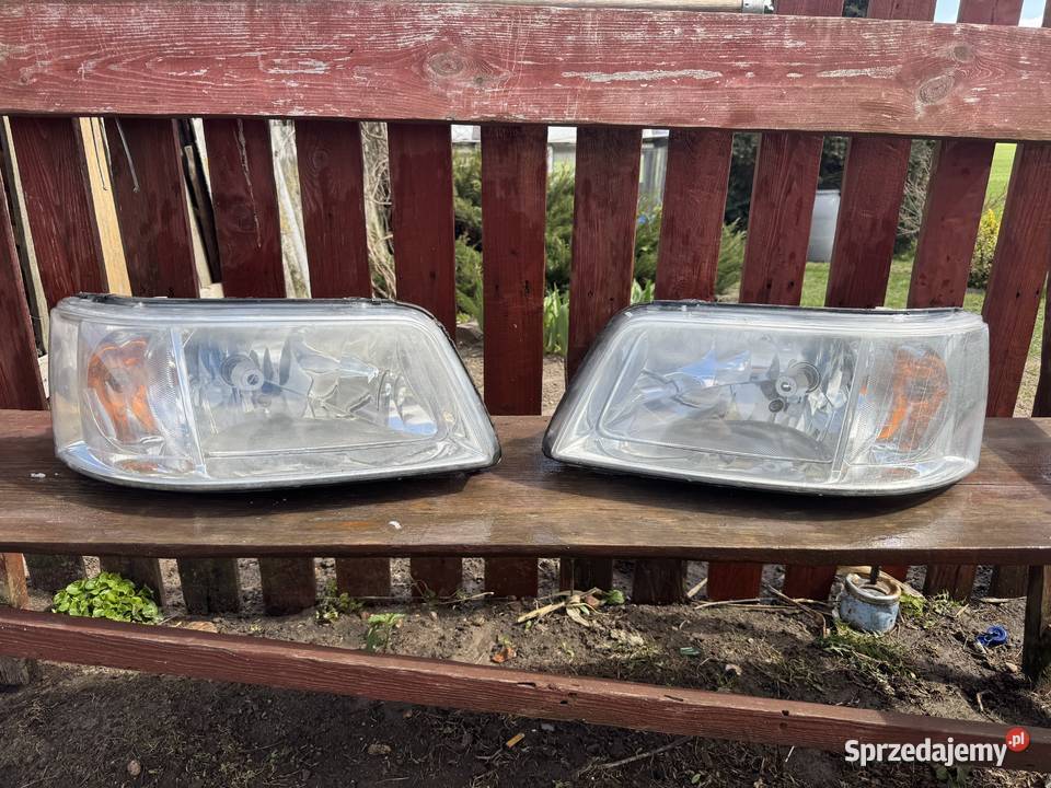 Sprzedam Reflektory lampy do VW T5 stan idealny Piączyn