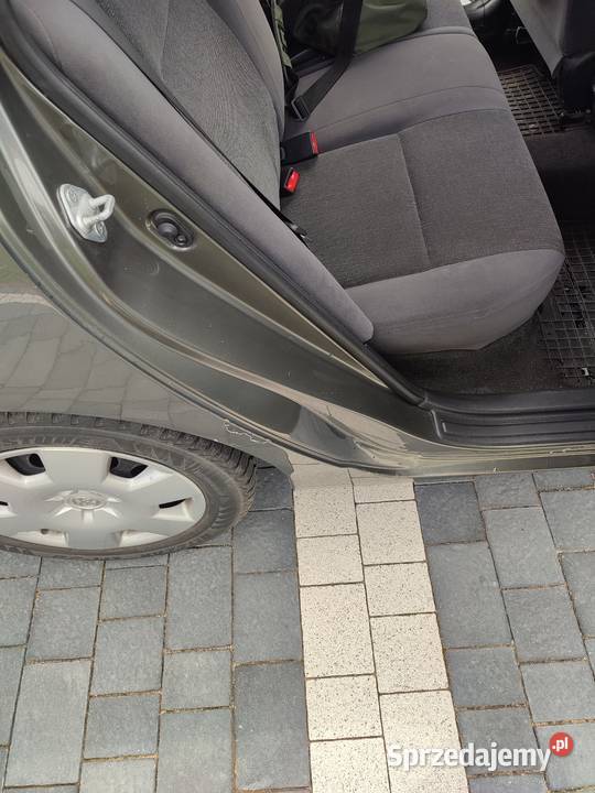 Toyota corolla 16 VVTi czysta benzyna sprawna 400km Bodziejowice