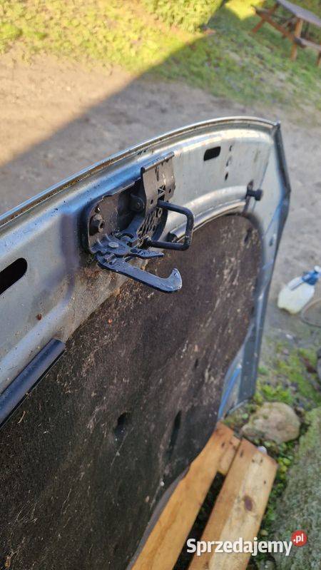 VW Passat B6 kod lak LB5M maska silnika pokrywa Słowikowo sprzedam
