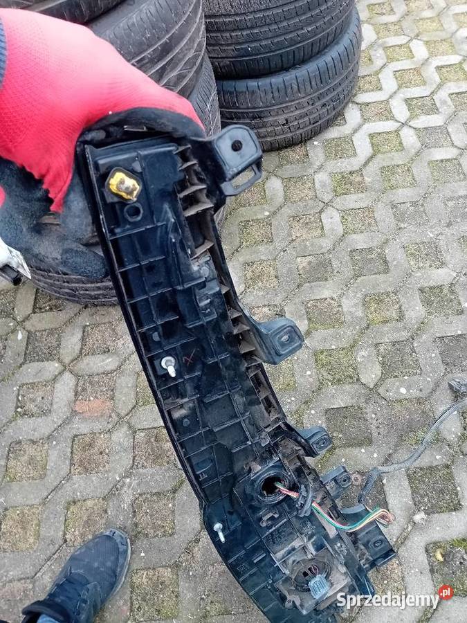 Lampa Prawa Tył Tylna Cadilac Escalade 2015 Poznań