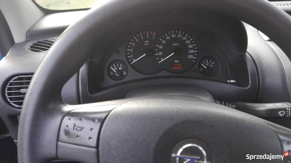 Opel CORSA 14 Benzyna osoby prywatnej Zadbany Zarejestrowany w Polsce Ludynia