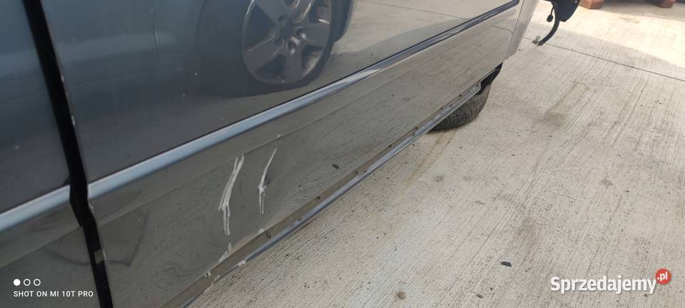 DRZWI PRAWY PRZÓD AUDI A4 B7 LX7Z SEDAN KOMBI Przystajń
