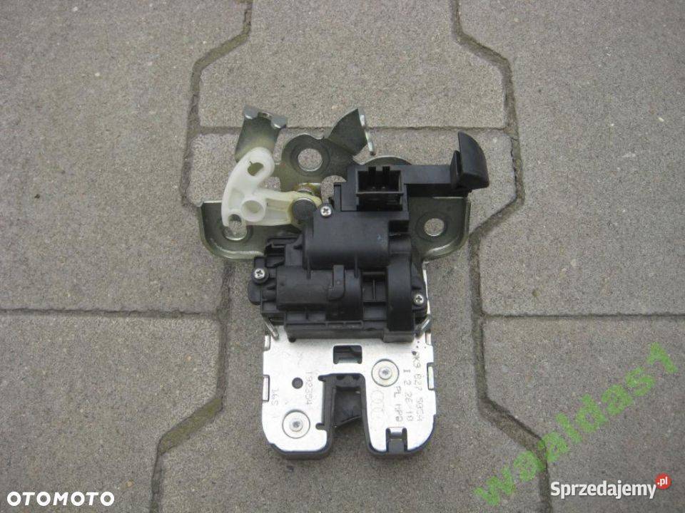 AUDI A4 B8 KOMBI ZAMEK TYŁ KLAPA 8K9827505A osobowe