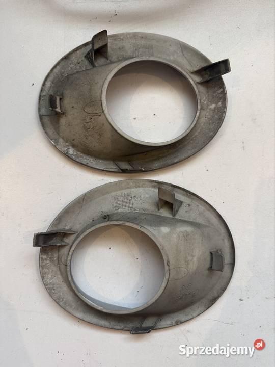 Ramka halogenu prawy lewy komplet Ford Mondeo