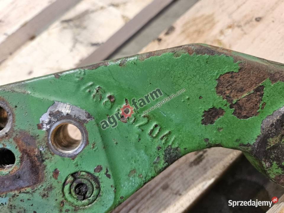 Uchwyt sworznia LH John Deere 4650 4850 Układ kierowniczy i oś przednia Byków