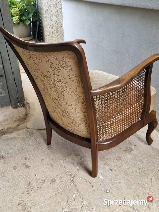 Fotel z podnóżkiem Lubań