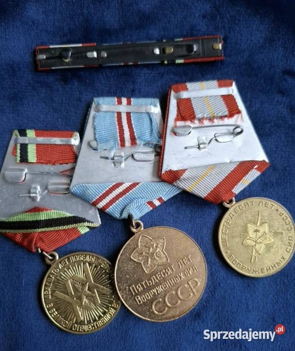 3 medale baretki weteranie Armii Radzieckiej