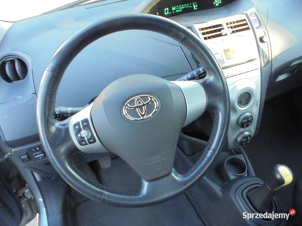 Toyota Yaris 13 VVTi Travel Yaris Bydgoszcz