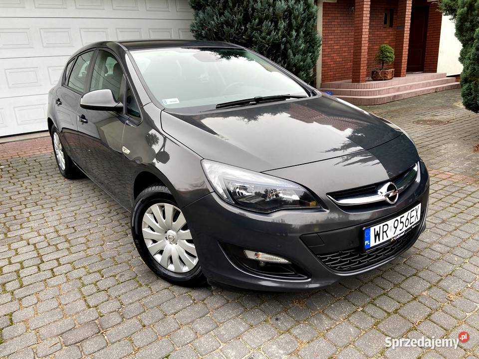 Opel Astra J Lift Bezwypadkowa mały przebieg Radom sprzedam