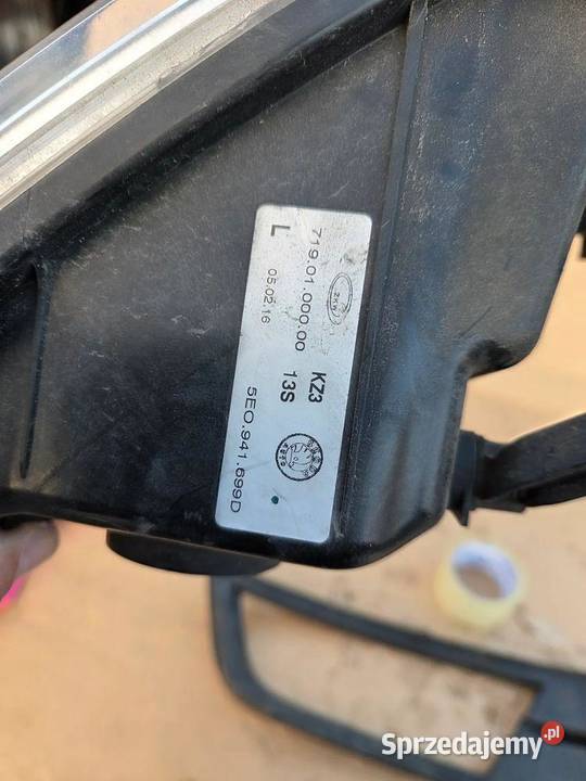 Kratka Halogen Lewy Skoda Octavia III 5E0941699D