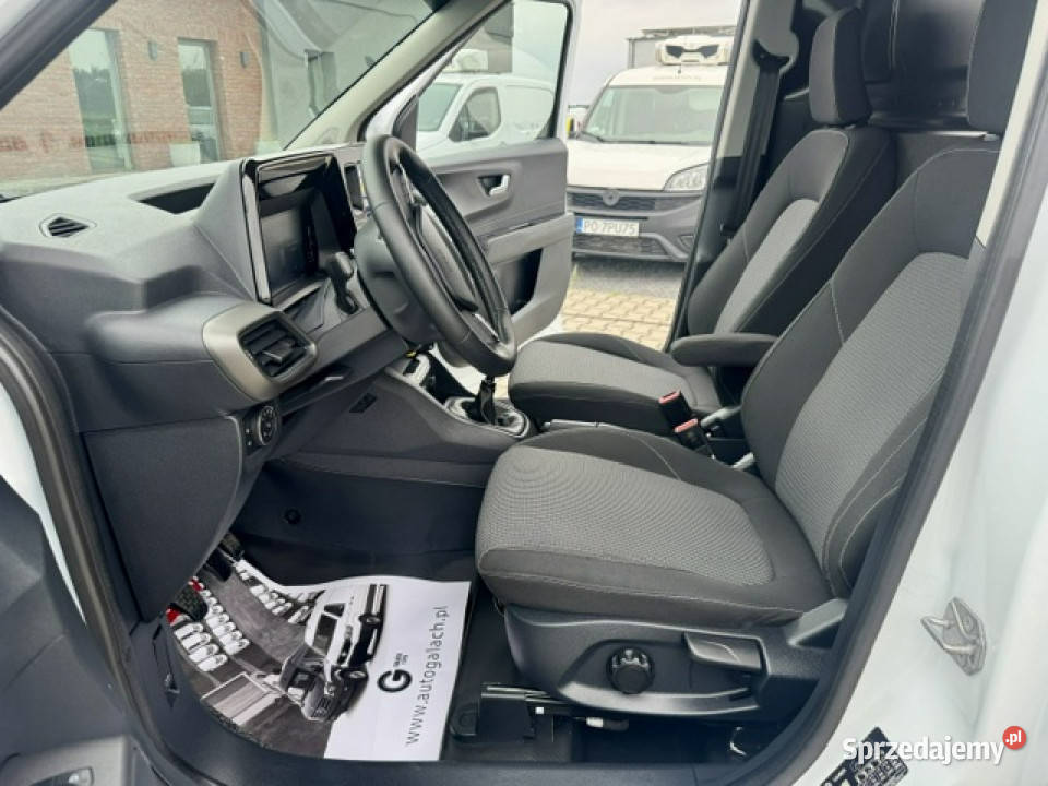 Ford Transit Courier SALON 40 10 BENZYNA KLIMA