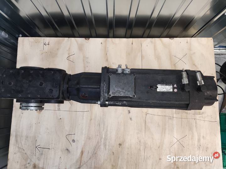 SERVO Serwomotor 132 kW z przekładnią LENZE Libusza