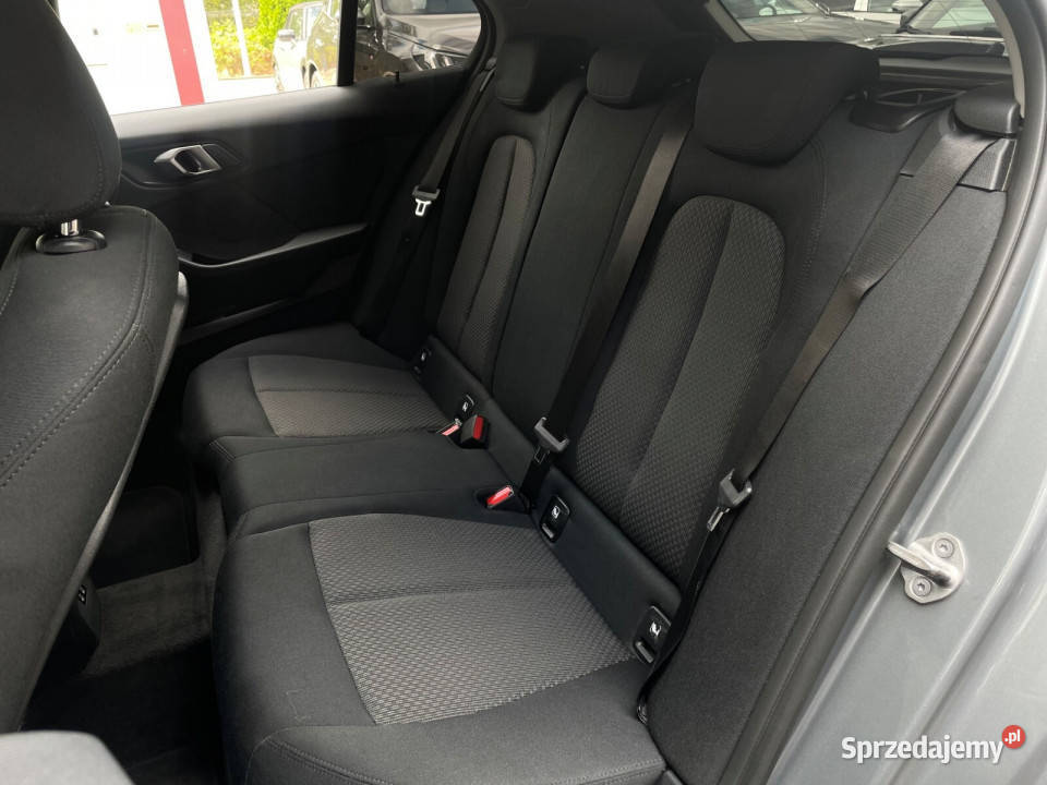 BMW 118 Salon Virtual kokpit CarPlay Podgrzewane 1499cm3 Łódź sprzedam