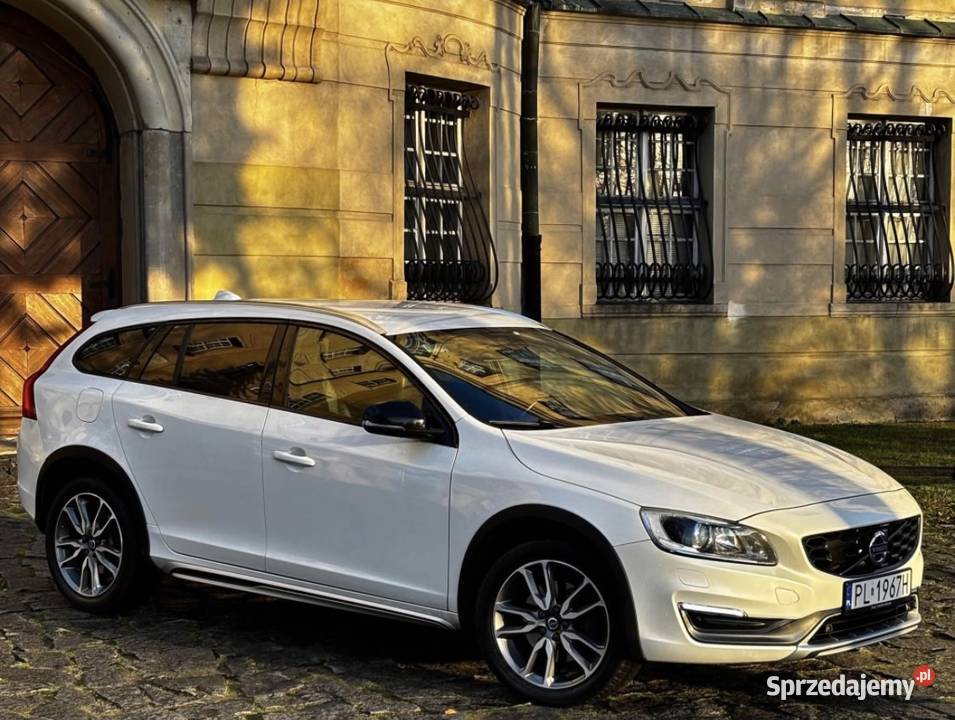 Volvo V60 Cross Country Momentum Pro 4/5 Skierniewice
