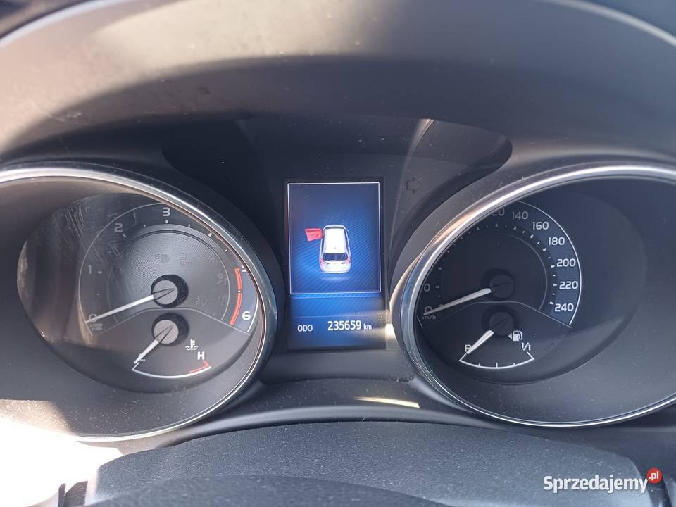 Toyota Auris Auris 16 D4D poLift 150 112 2015 230000km Motoryzacja Szczecin sprzedam