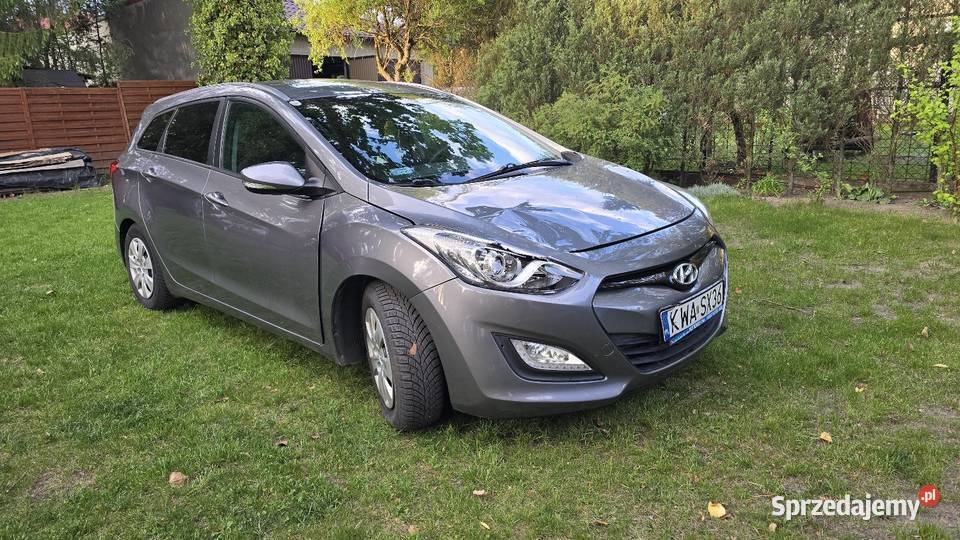 Hyundai i30 14 LPG 2013r 260 lekko uszkodzony Tłuszcz