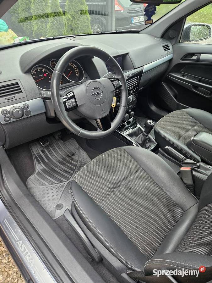 Opel Astra H 2009r 16 115 super stan Gomunice