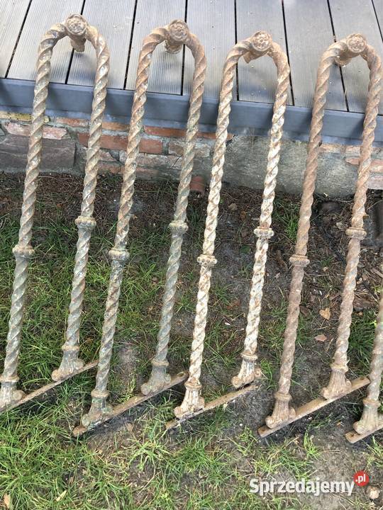 Żeliwne angielskie stare Wiktoriańskie tralki z