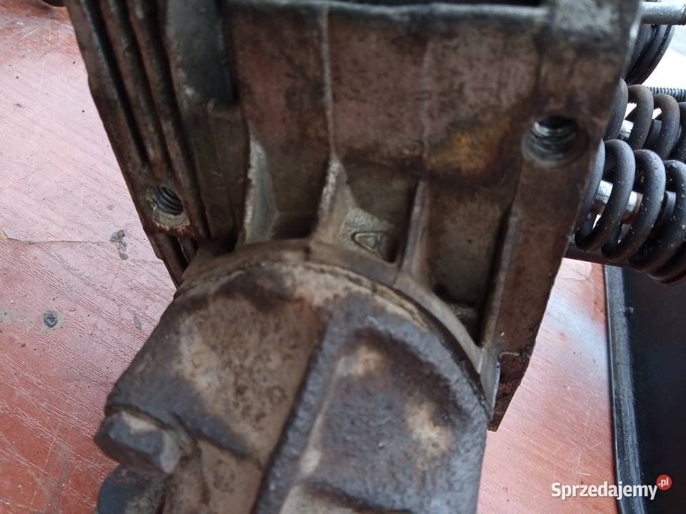 Fiat 126p głowica 650 szpilki Stalowa Wola