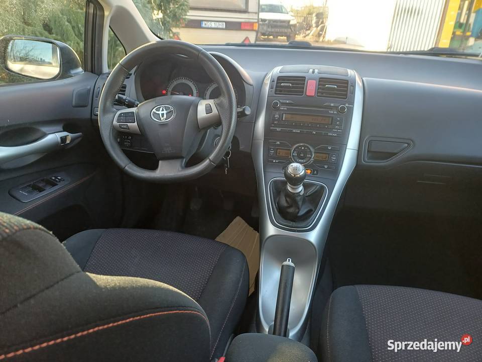 Toyota Auris lift 14 D4D 90 Rok produkcji 2010