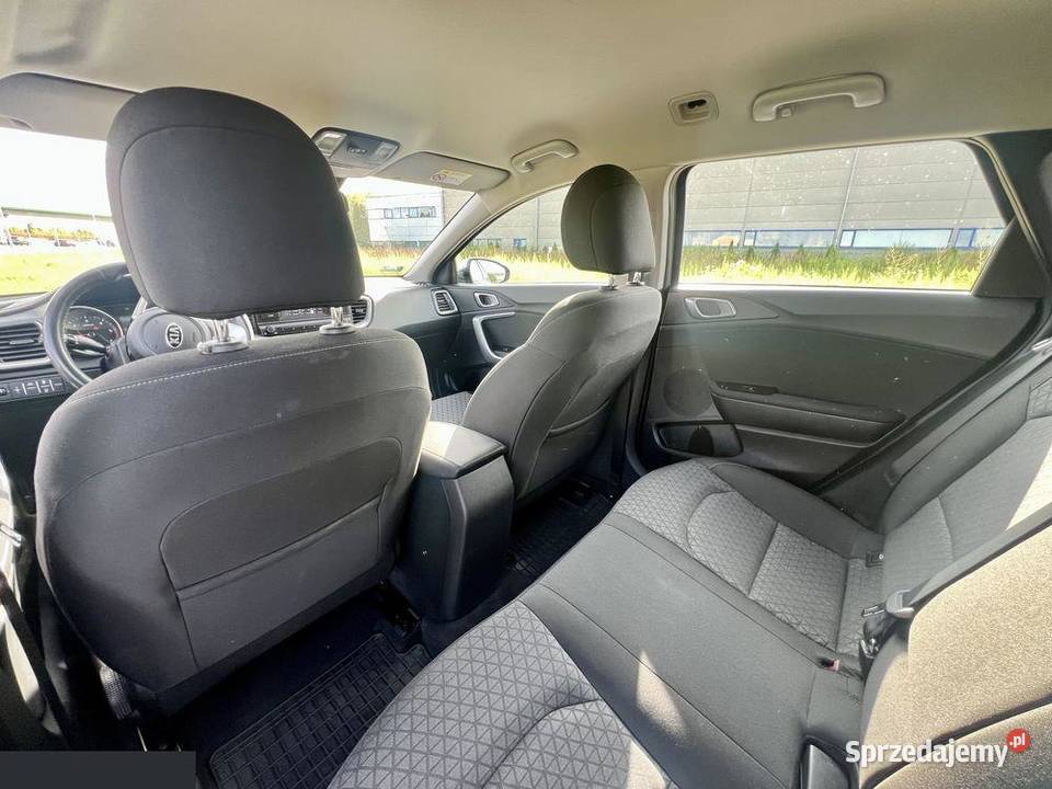 Kia Ceed 16 CRDi SCR M 135 2021r manualna Poznań