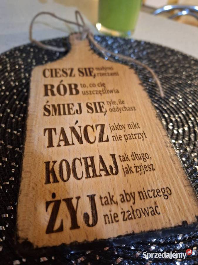 Deseczka okolicznościowa z grawerem Strzyżów