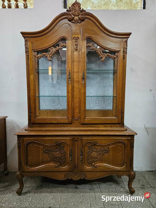 Francuska witryna Ludwikowska serwantka