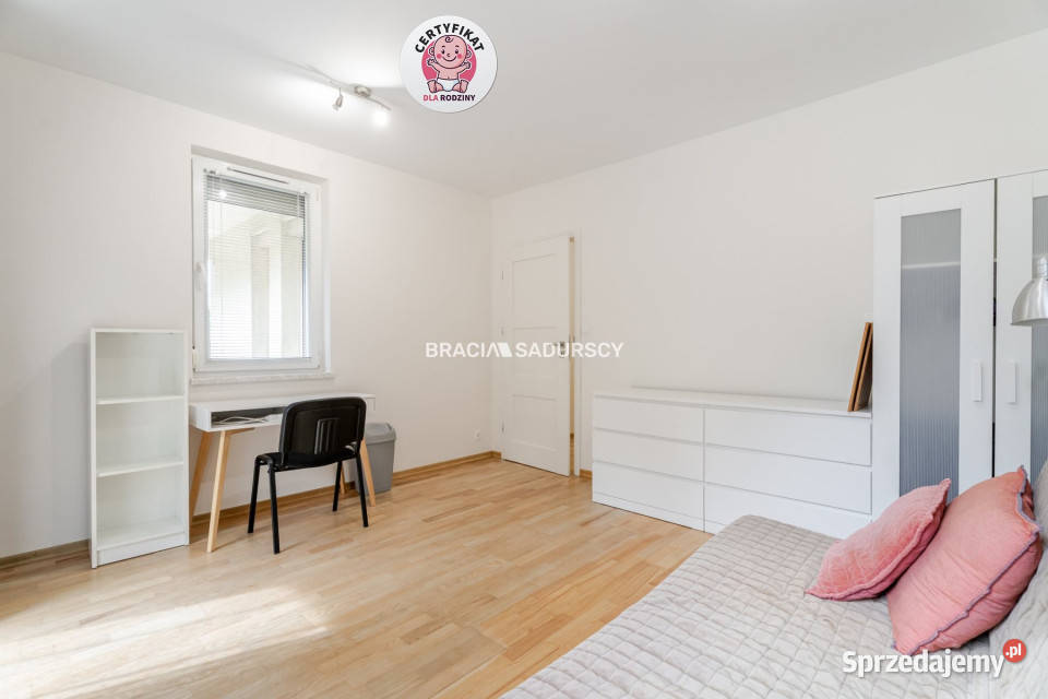 Mieszkanie 574m2 3pokojowe Kraków Obozowa miejsce parkingowe małopolskie