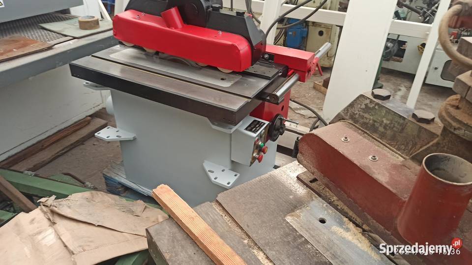 piła tarczowa z posuwem do rozpuszczania desek Kłodawa