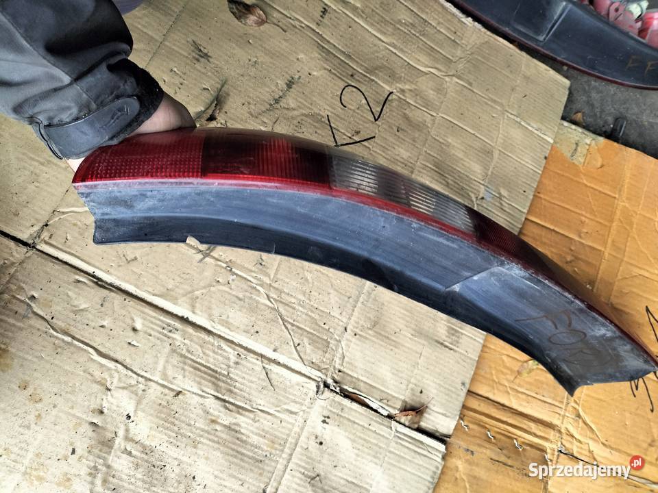 MONDEO MK3 KOMBI LAMPA LAWA LEWY TYŁ Lewe Kamień-Kolonia