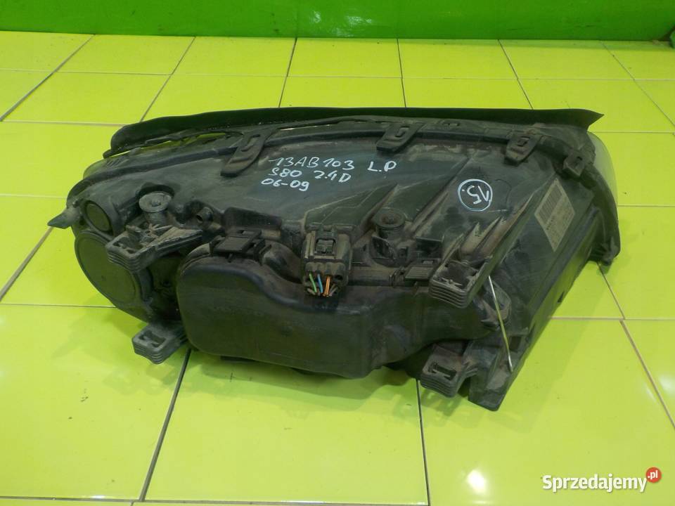 VOLVO S80 II 24 D5 08r 4D lampa lewa przod Suków