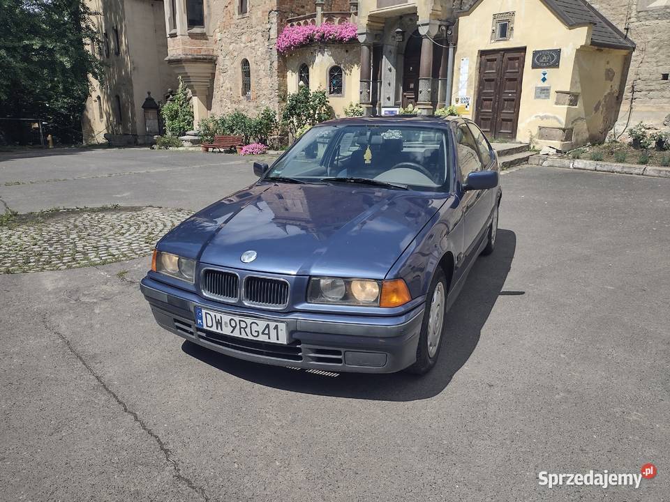 BMW E36 316i Compact, niski przebieg, nowe OC i przegląd.