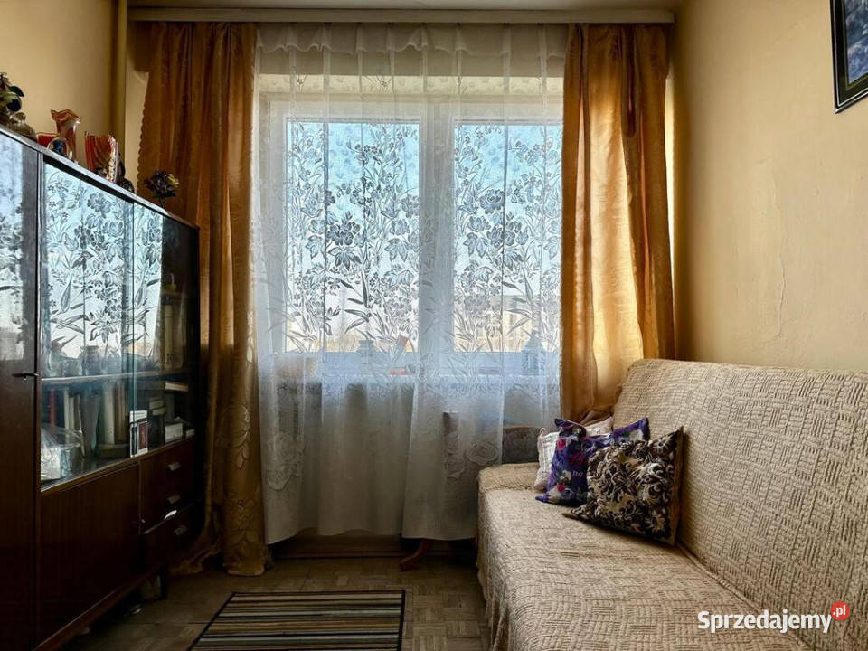 Na sprzedaż mieszkanie o pow 6046 m2 do remontu Sprzedaż Piotrków Trybunalski