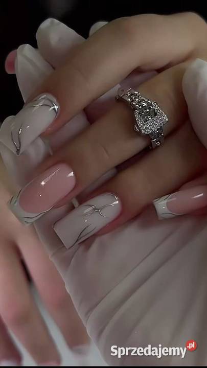 Manicure i pedicure duet idealny pięknych dłoni Manicure, pedicure