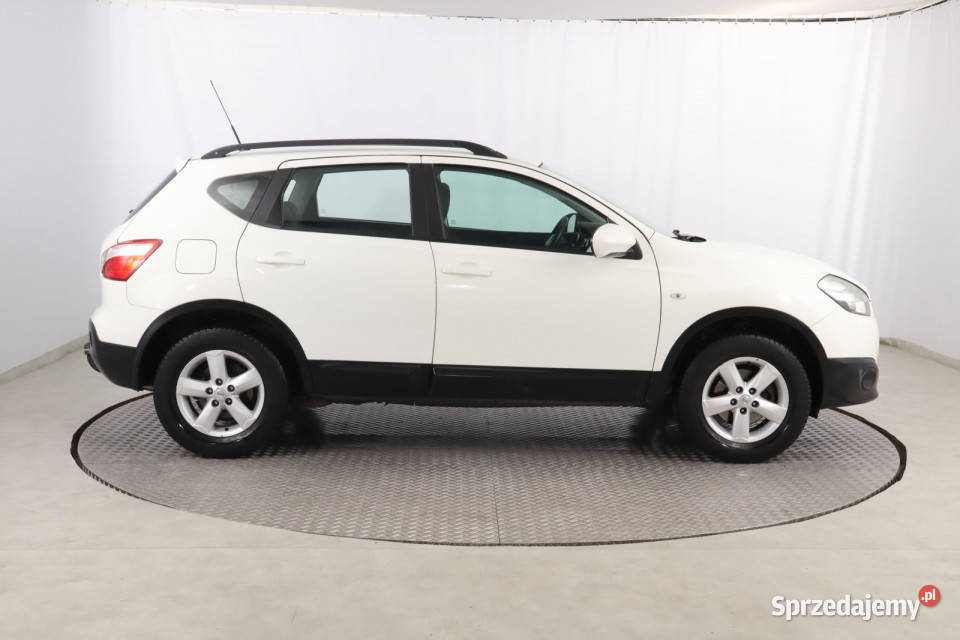 Nissan Qashqai 16 243541km Zabrze