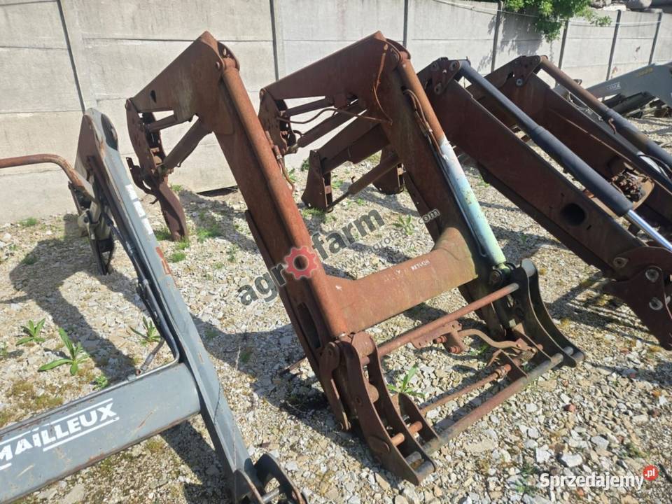 Ładowacz czołowy MX T412 z adaptacją Claas Arion Byków