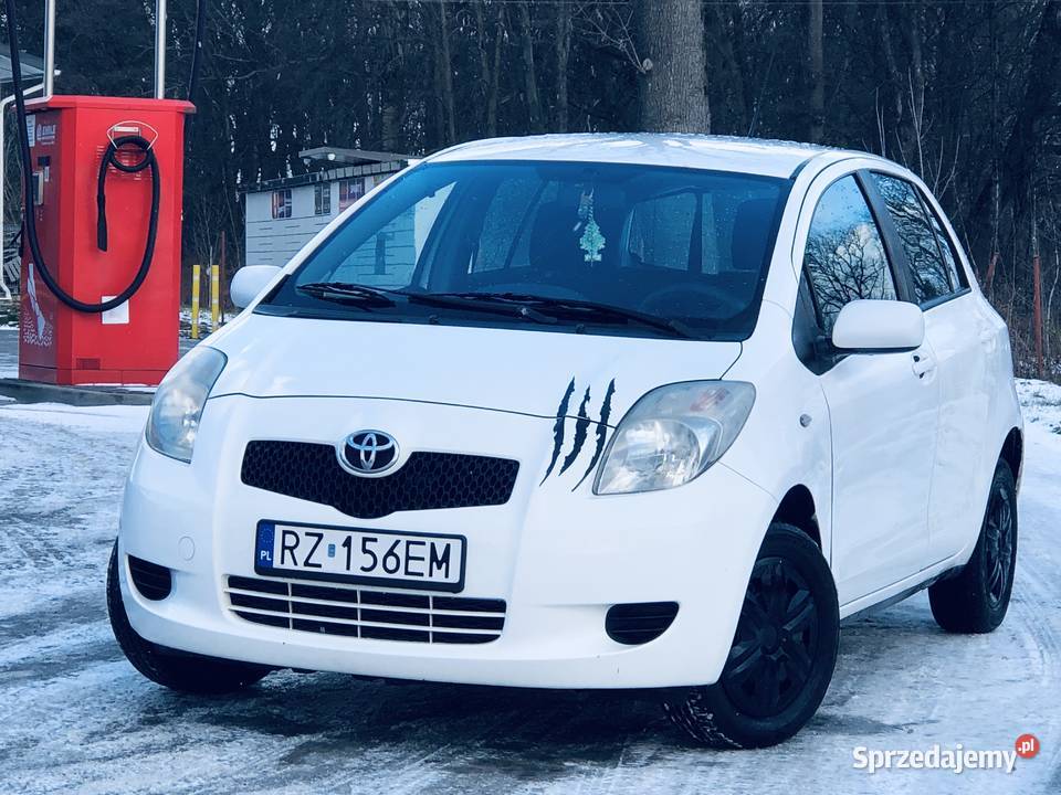 Toyota Yaris II 10VVTi 69 Biały akrylowy Yaris Przeworsk