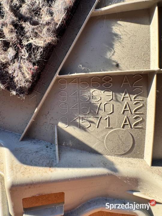 Osłona tylnego prawego słupka Toyota Yaris III małopolskie